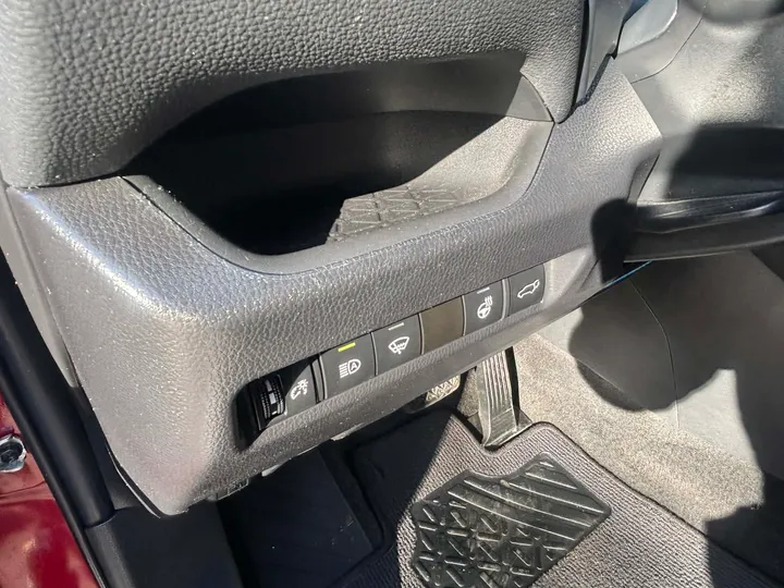 2021 Toyota Rav 4 XLE Image