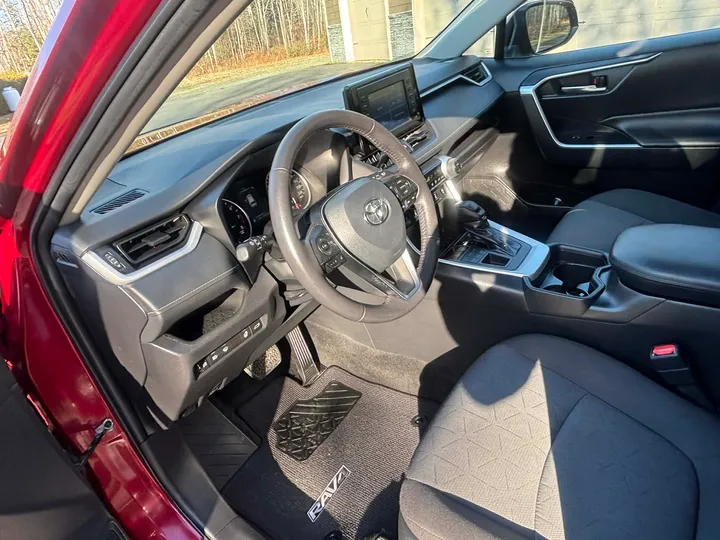 2021 Toyota Rav 4 XLE Image