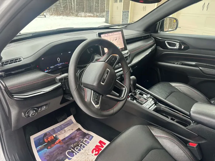 2024 Jeep Compass trailhawk Image