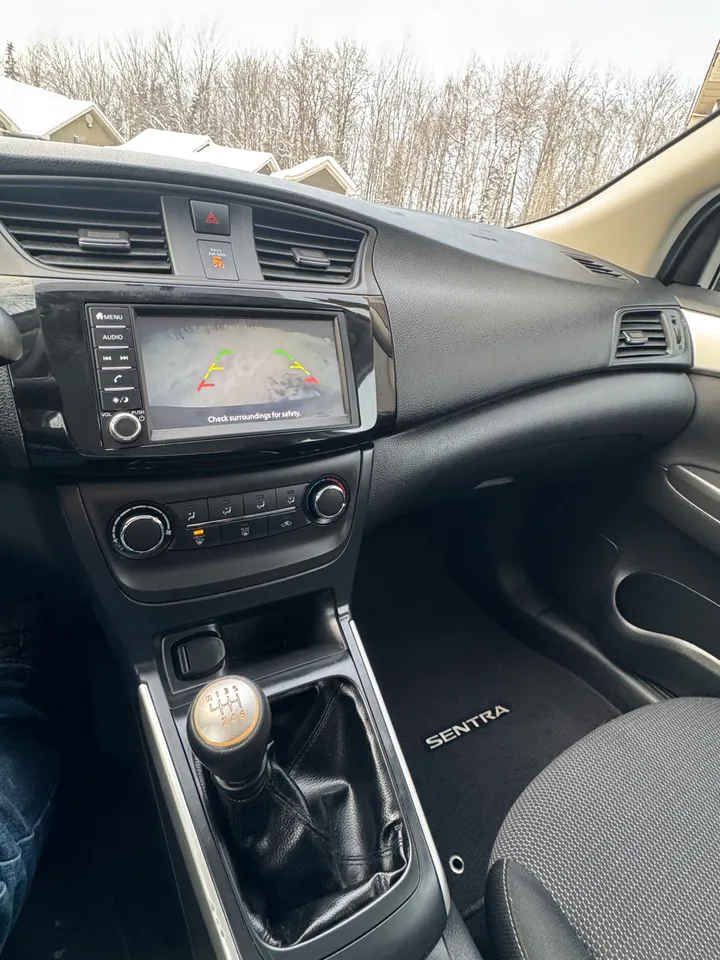 2019 Nissan Sentra S Image