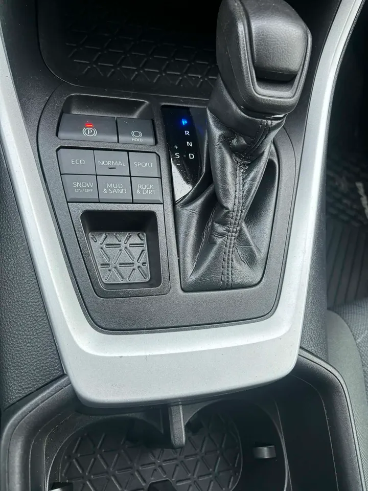 2022 Toyota Rav 4 LE Image