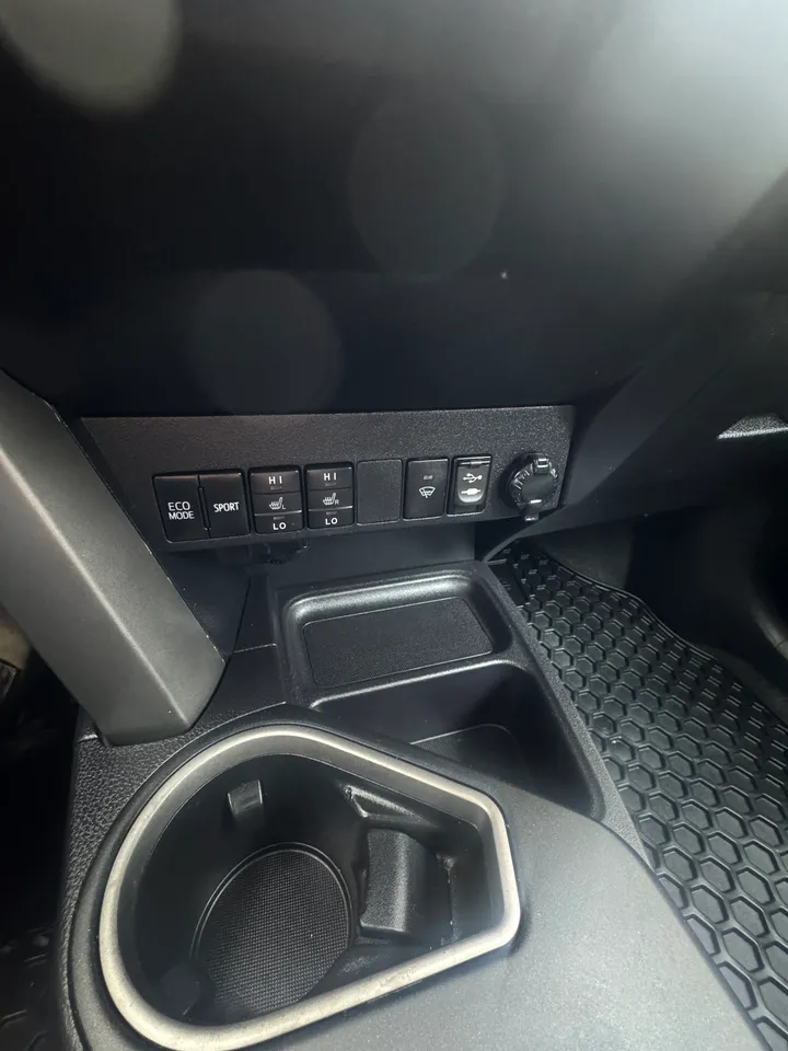 2017 Toyota Rav 4 LE Image