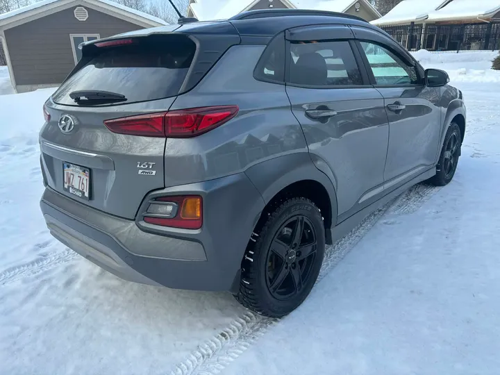 2021 Hyundai Kona Limited Image