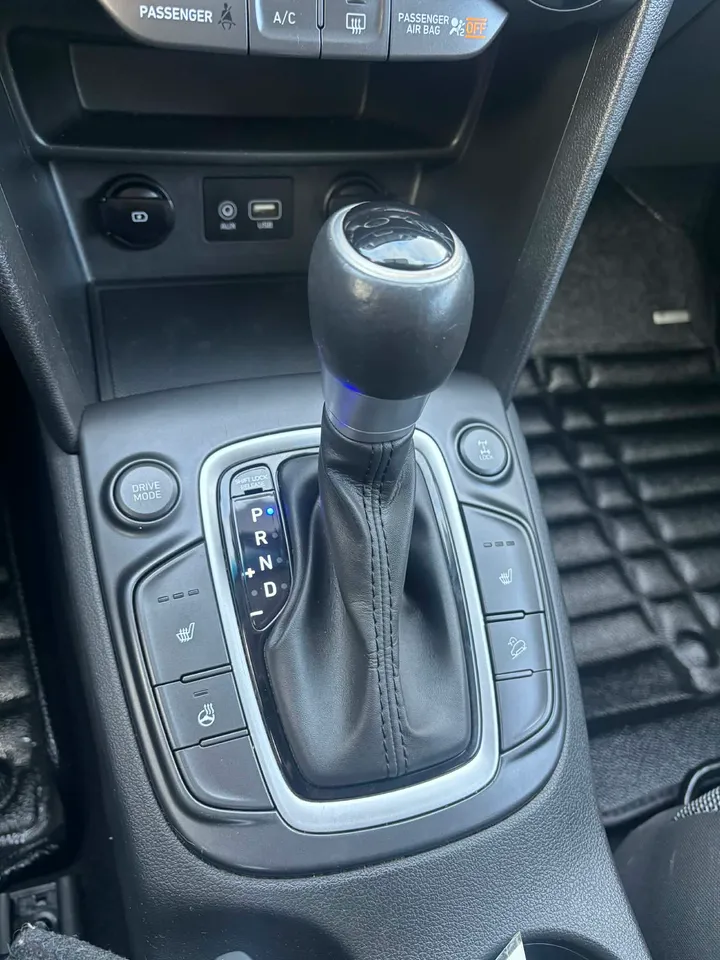 2021 Hyundai Kona Limited Image