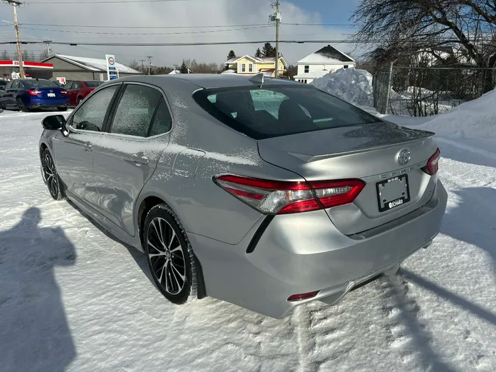 2018 Toyota Camry SE Image