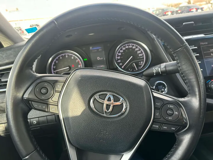 2018 Toyota Camry SE Image