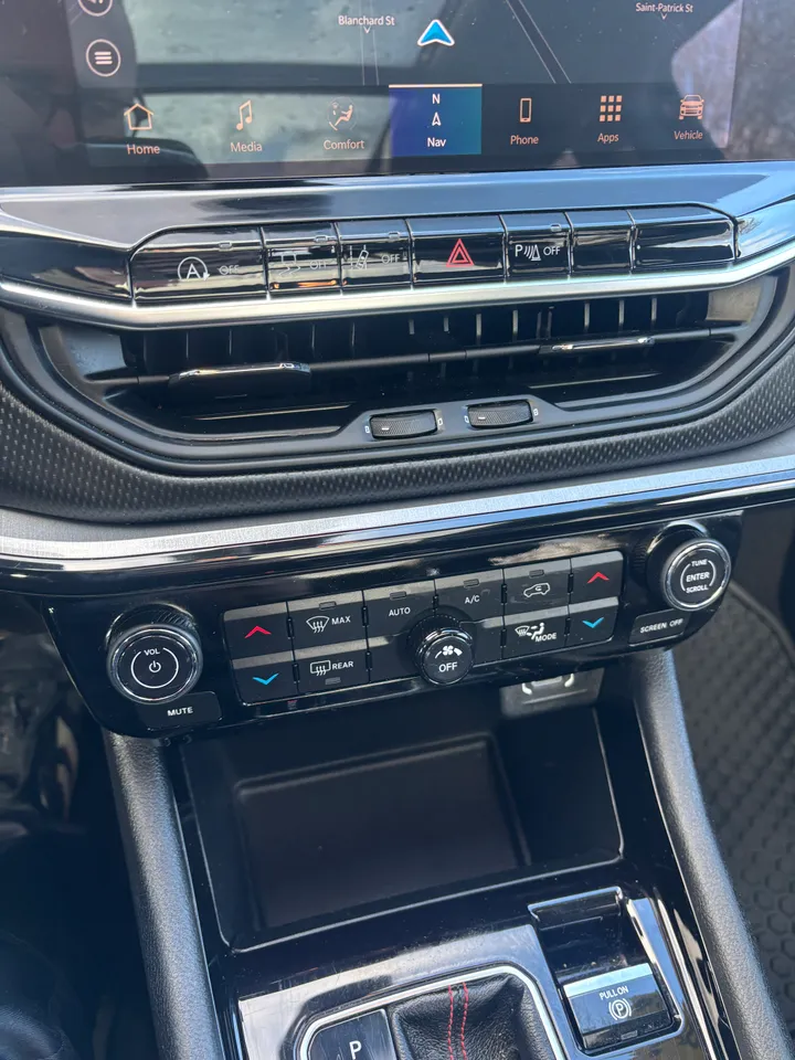 2024 Jeep Compass Trailhawk Image