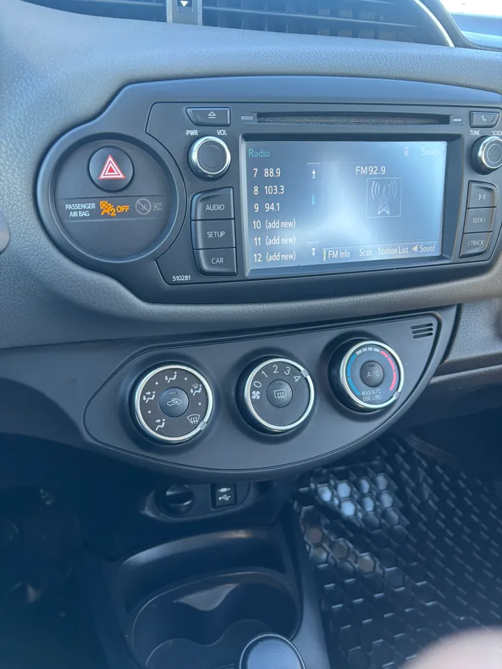 2019 Toyota Yaris LE Image