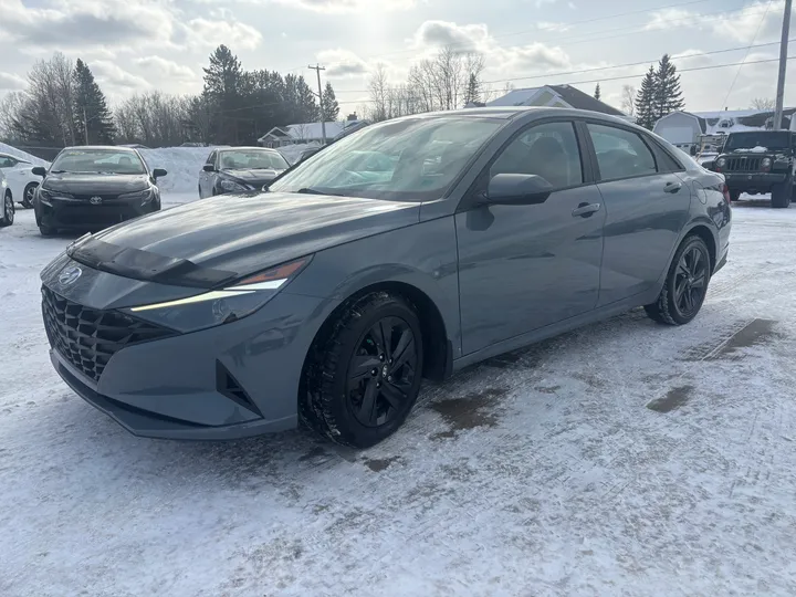 2022 Hyundai Elantra Image