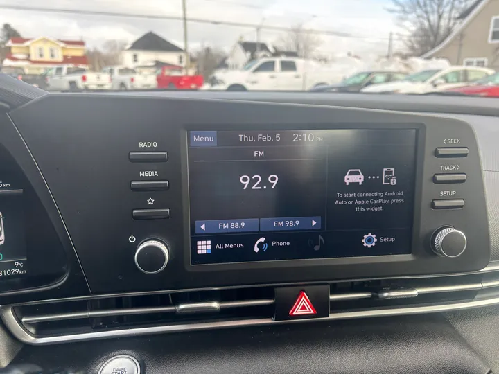 2022 Hyundai Elantra Image