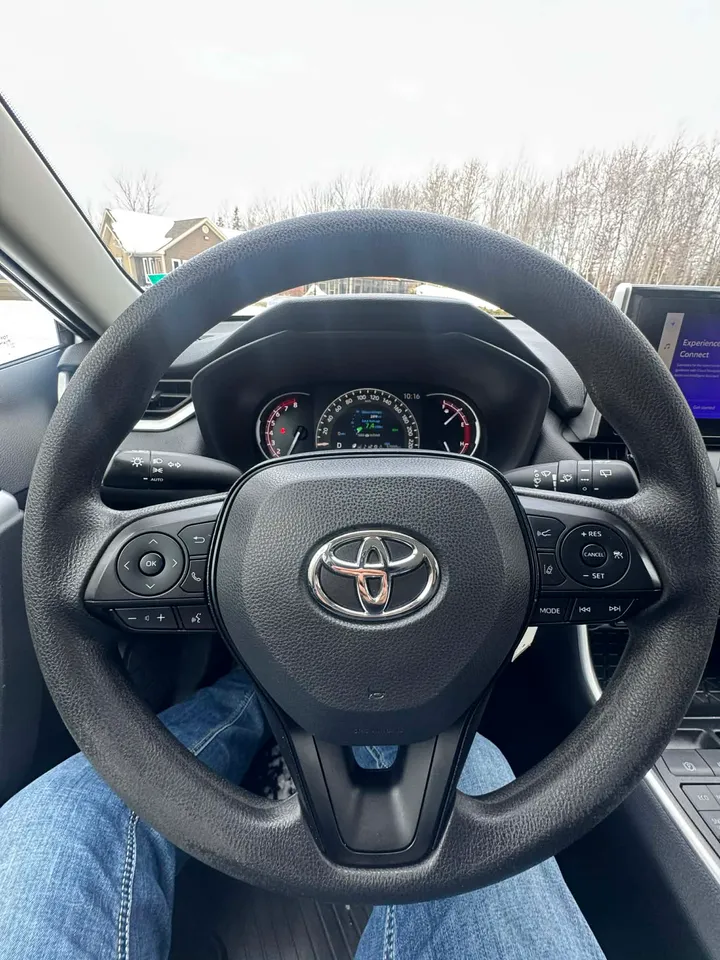 2023 Toyota Rav 4 LE Image