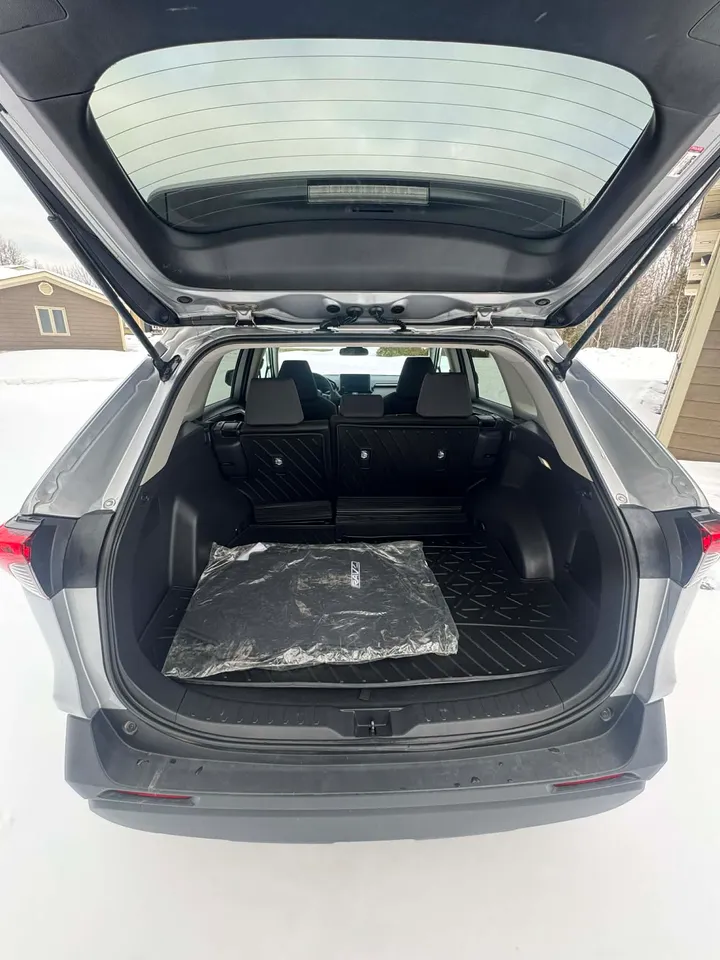 2023 Toyota Rav 4 LE Image