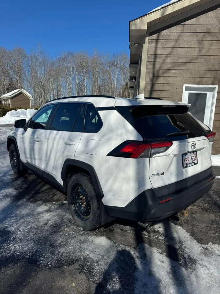 2019 Toyota Rav 4 XLE Image