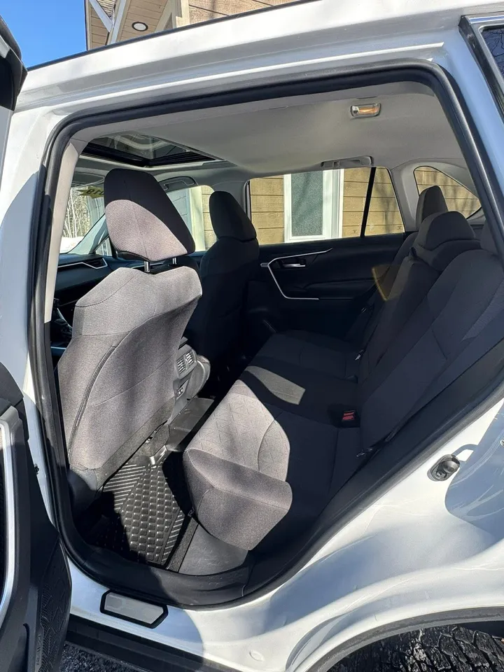 2019 Toyota Rav 4 XLE Image