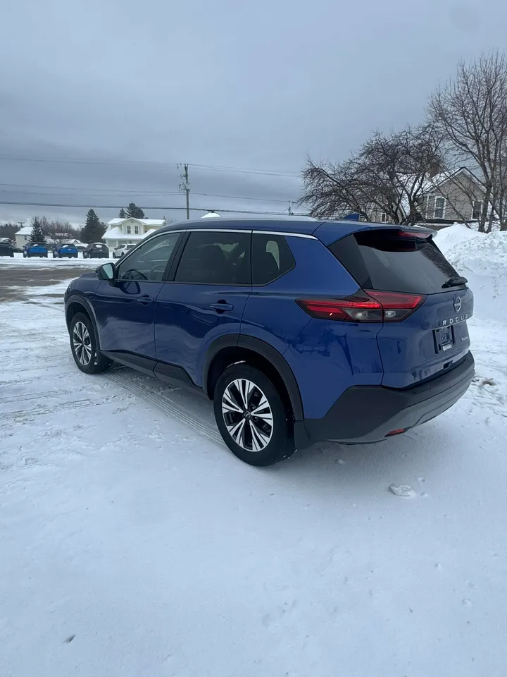 2023 Nissan Rogue SV Image