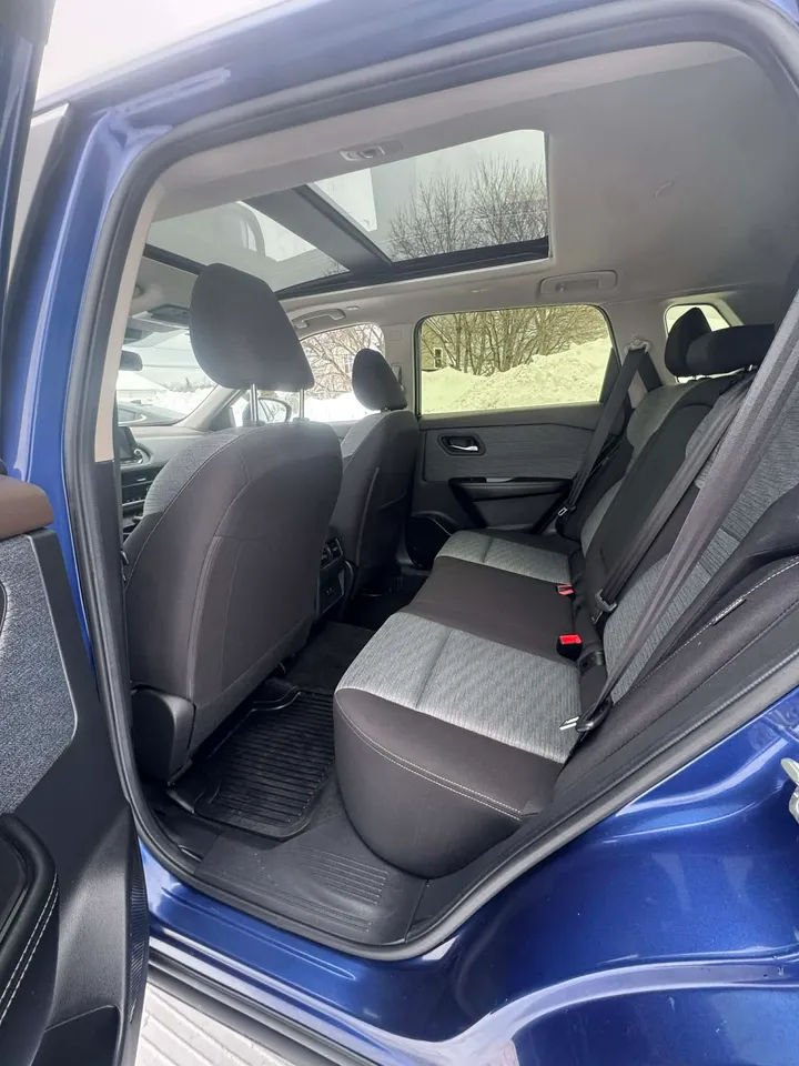 2023 Nissan Rogue SV Image