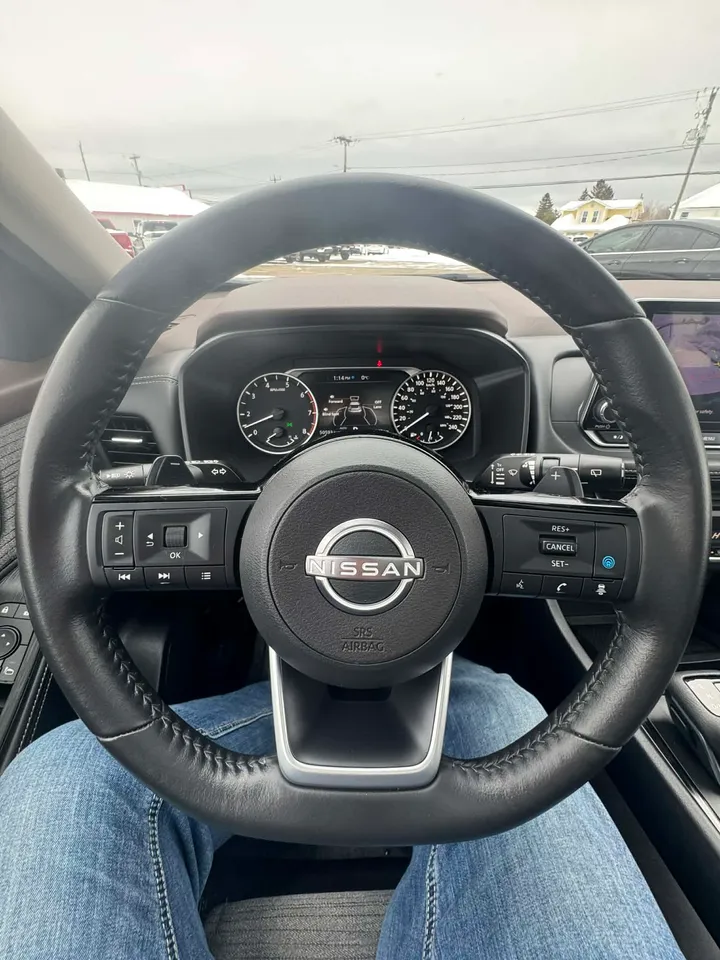 2023 Nissan Rogue SV Image