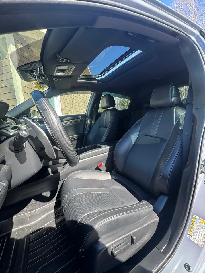 2019 Honda Civic Hatchback Touring Image