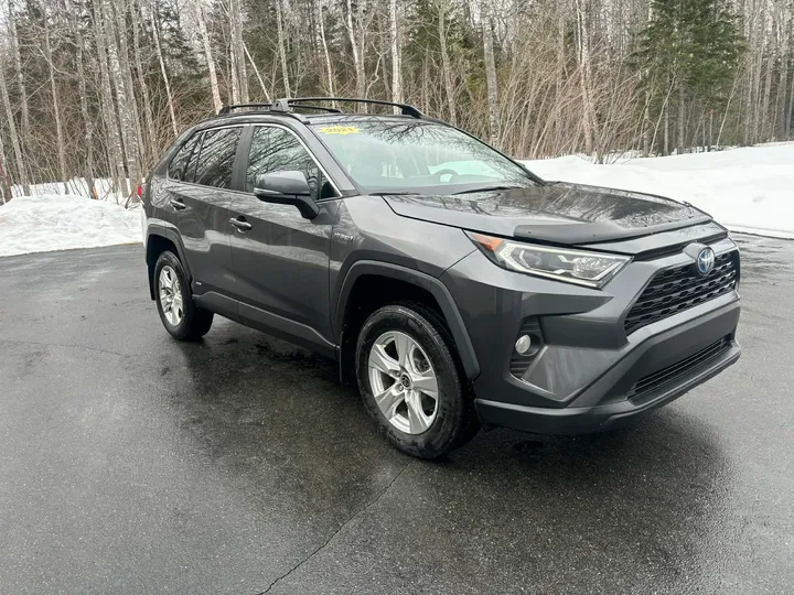 2021 Toyota Rav 4 XLE Hybrid Image