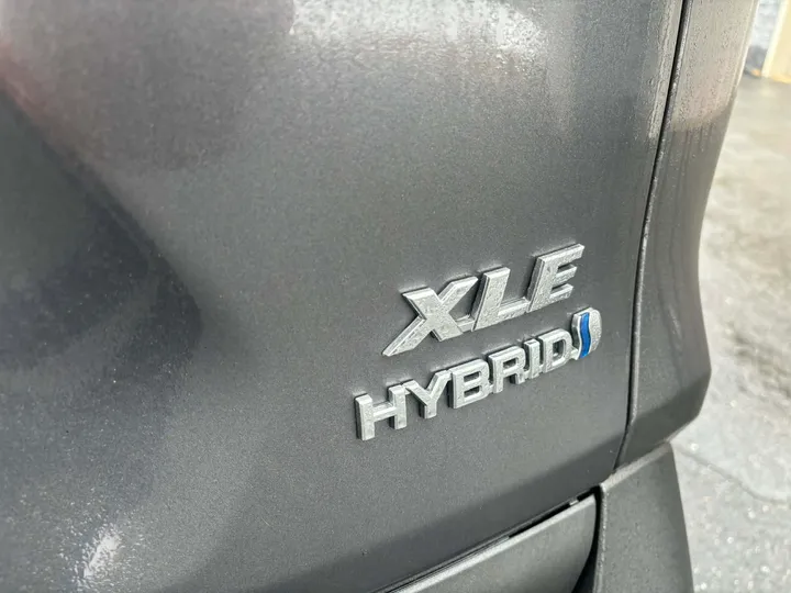 2021 Toyota Rav 4 XLE Hybrid Image