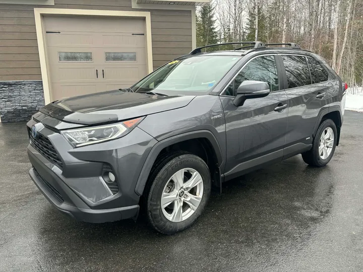 2021 Toyota Rav 4 XLE Hybrid Image
