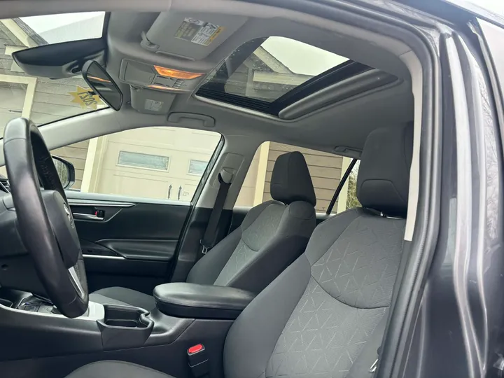 2021 Toyota Rav 4 XLE Hybrid Image