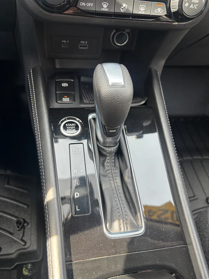 2024 Nissan Kicks SV Image