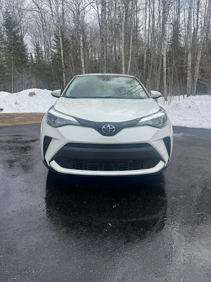 2021 Toyota C-HR XLE Image