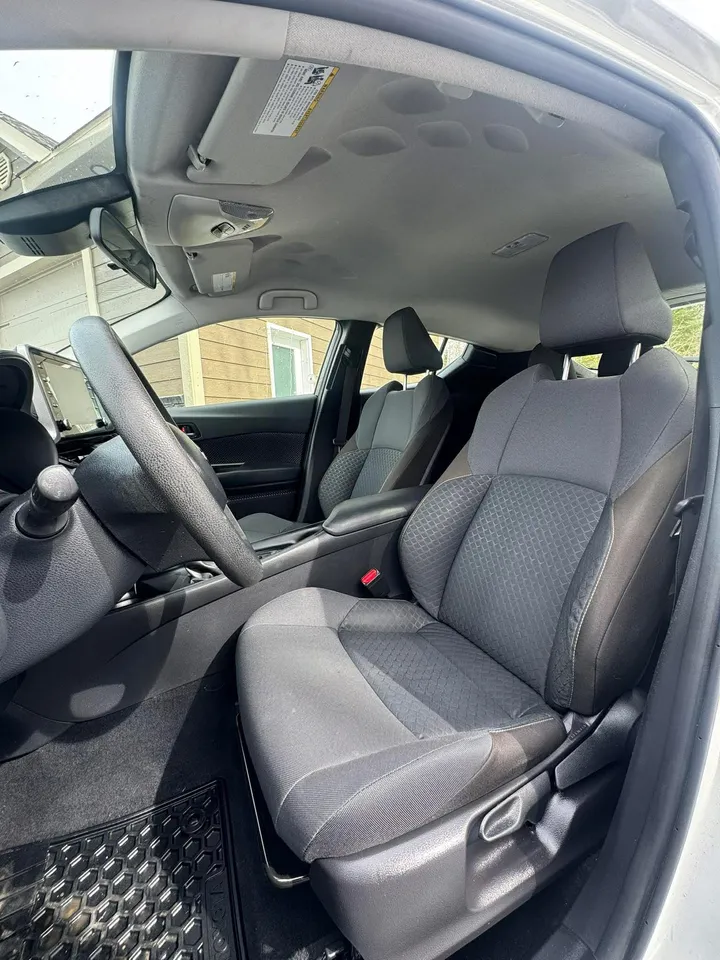 2021 Toyota C-HR XLE Image