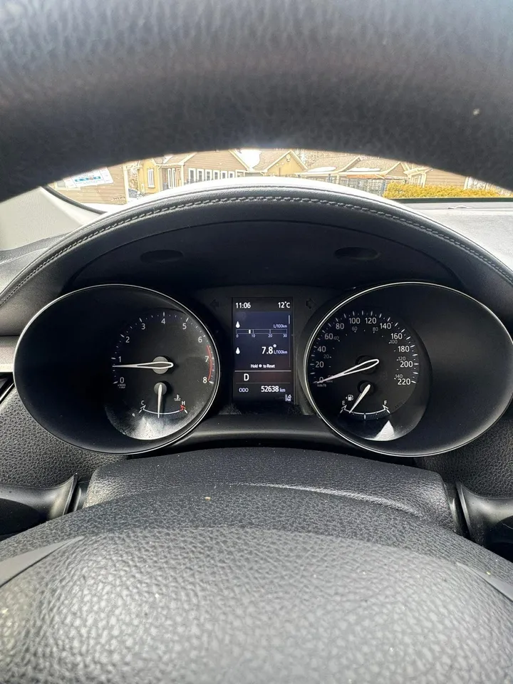 2021 Toyota C-HR XLE Image