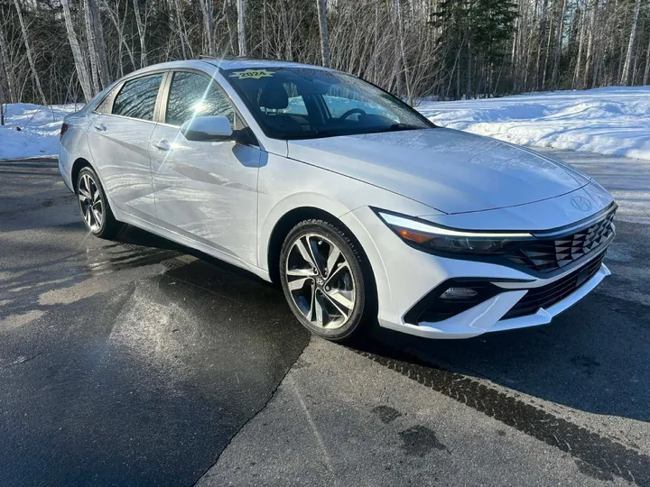 2024 Hyundai Elantra Luxury Image