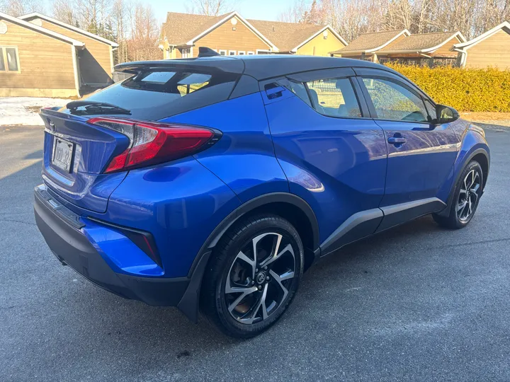 2021 Toyota CH-R XLE Image