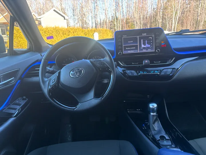 2021 Toyota CH-R XLE Image