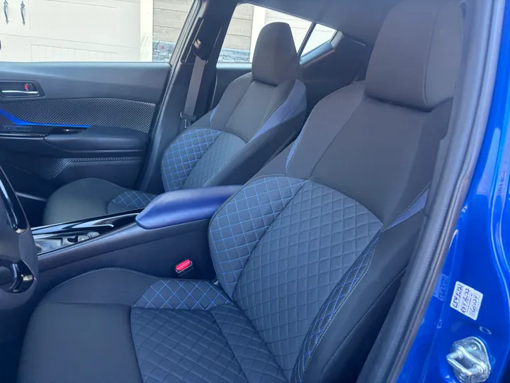 2021 Toyota CH-R XLE Image