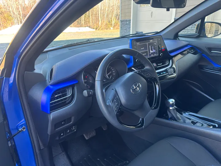 2021 Toyota CH-R XLE Image