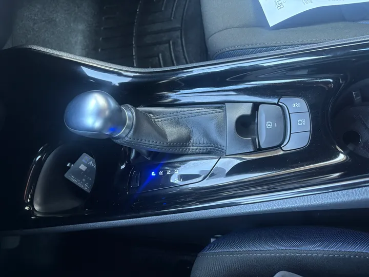 2021 Toyota CH-R XLE Image