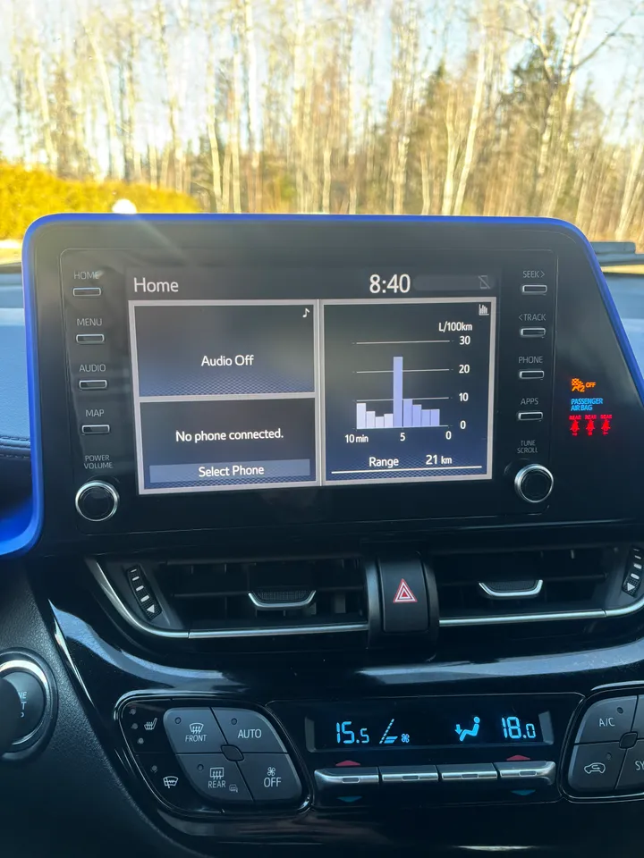 2021 Toyota CH-R XLE Image