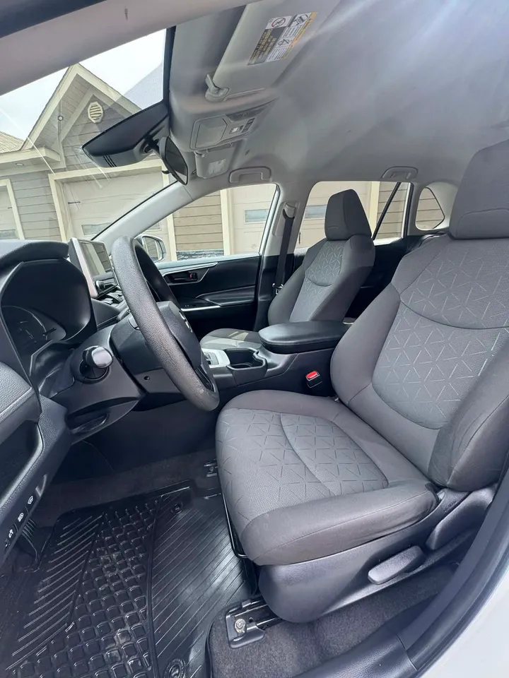 2023 Toyota Rav 4 LE Image