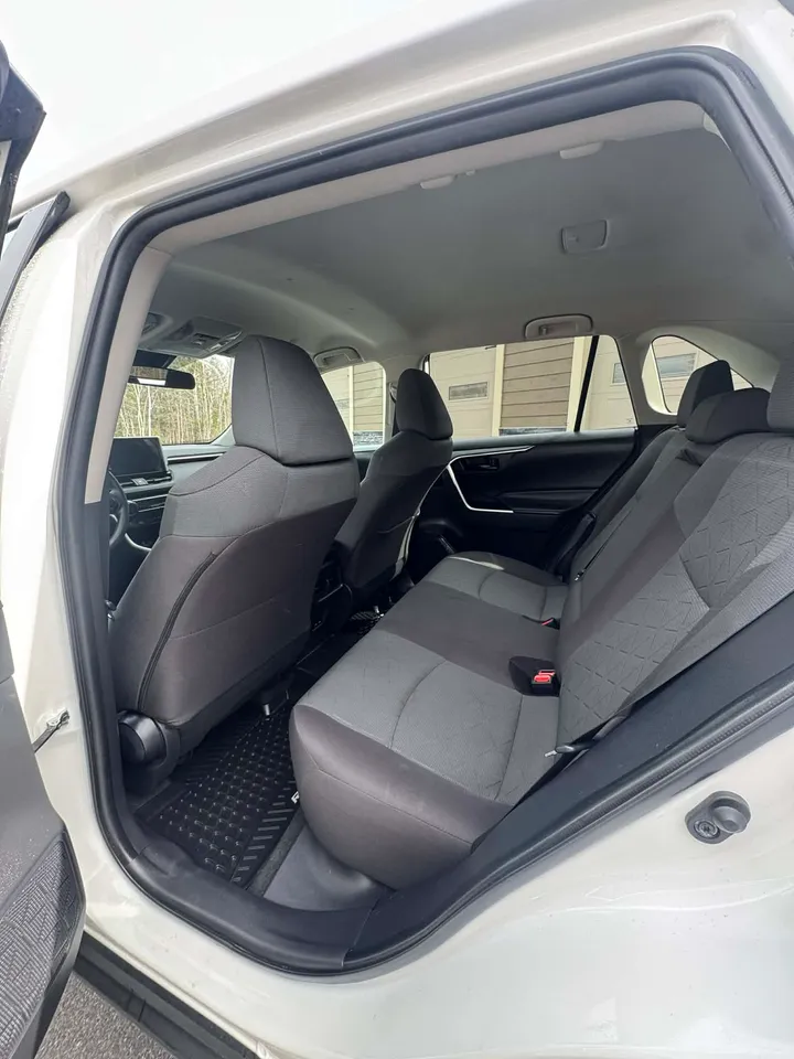 2023 Toyota Rav 4 LE Image