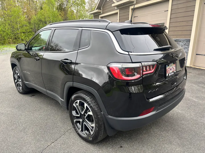 2022 Jeep Compass Limited  Image