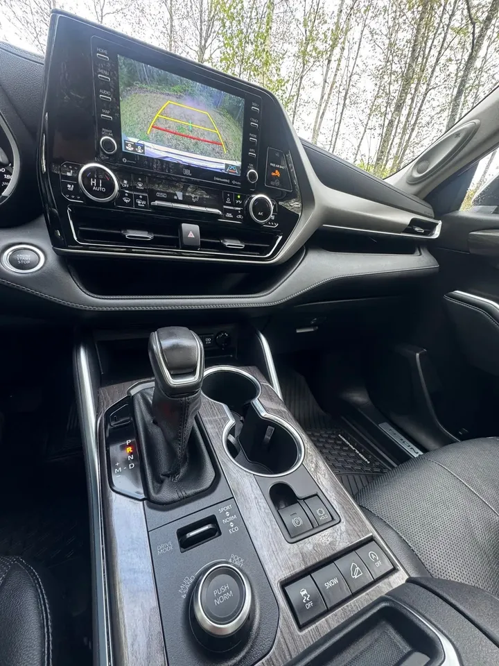 2021 Toyota Highlander Limited Image