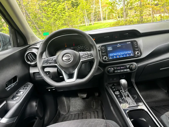 2024 Nissan Kicks SV Image