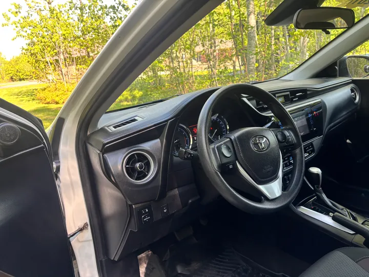 2018 Toyota Corolla LE Image