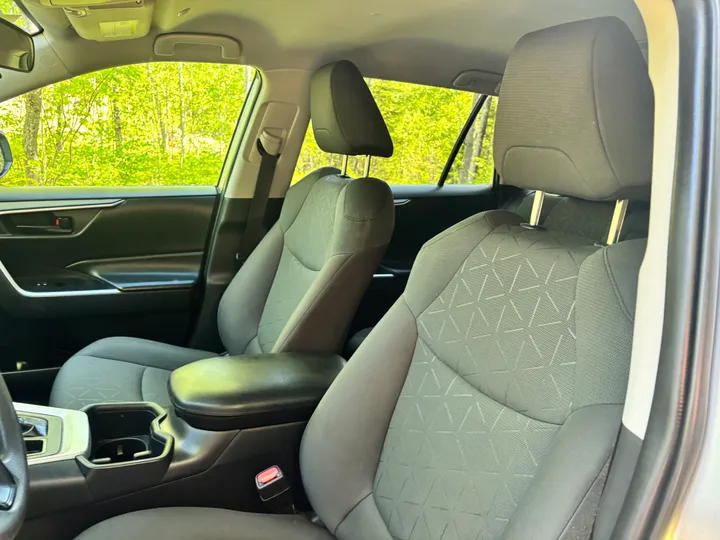 2023 Toyota Rav 4 LE Image