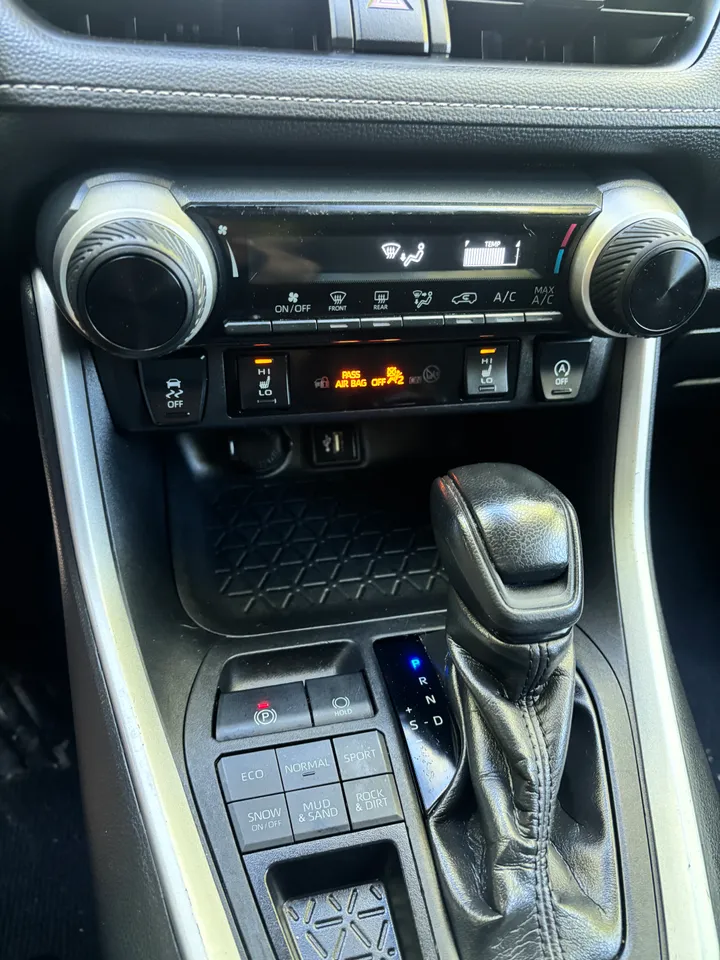 2023 Toyota Rav 4 LE Image