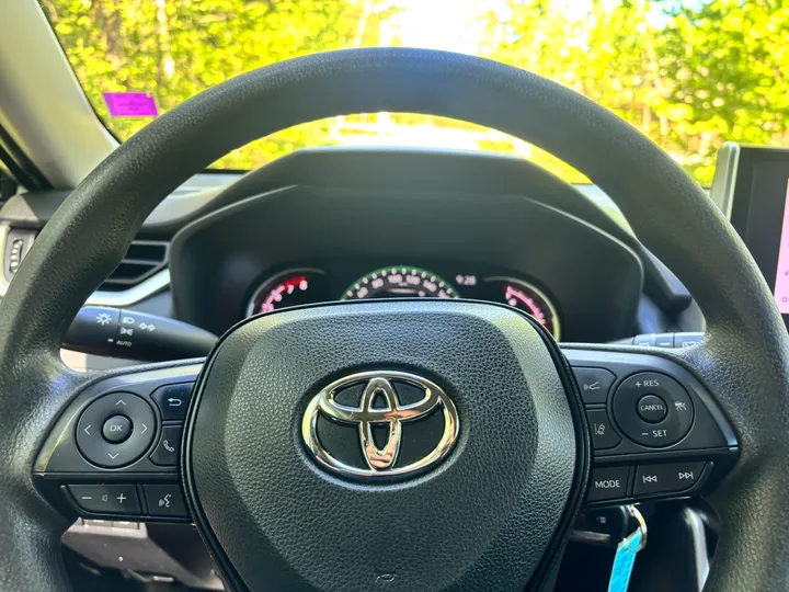2023 Toyota Rav 4 LE Image