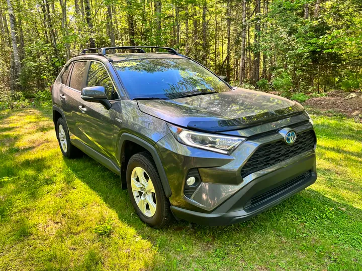 2021 Toyota Rav 4 XLE Hybrid Image