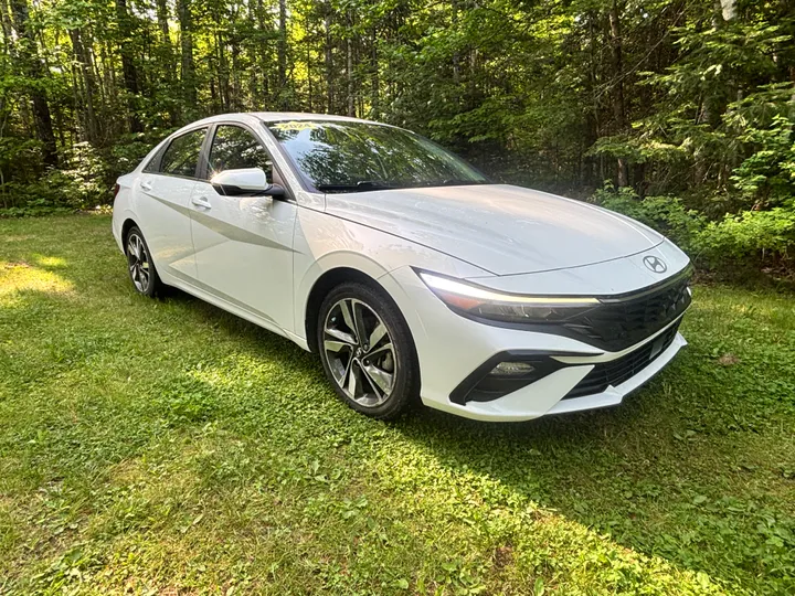 2024 Hyundai Elantra Luxury Image