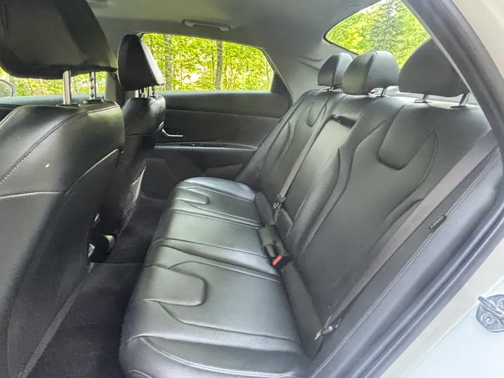 2024 Hyundai Elantra Luxury Image
