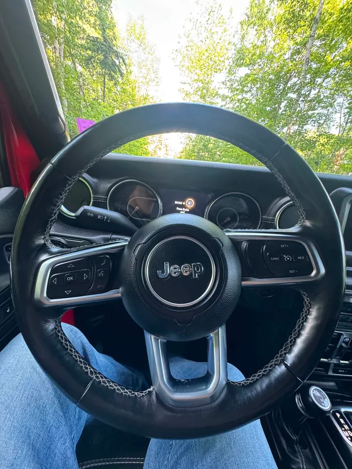 2021 Jeep Wrangler Unlimited Sahara Image
